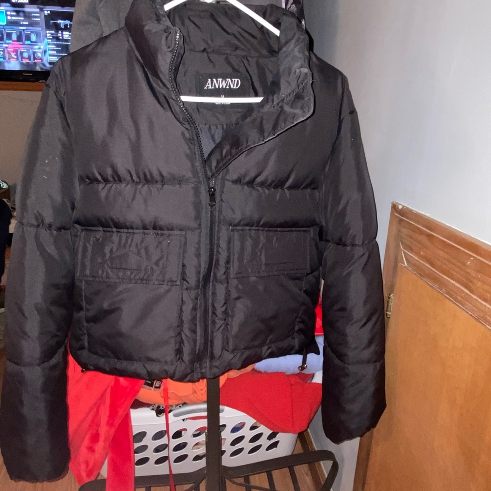 Puffer Jacket from ANWND, in the size M & in the color Black.
